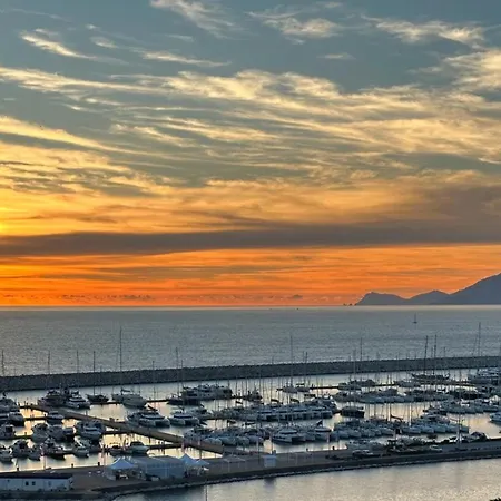 Lilibeth Luxury - Marina D'arechi B&B 살레르노