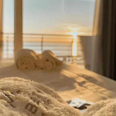 Lilibeth Luxury - Marina D'arechi 4* Salerno