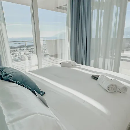 Lilibeth Luxury - Marina D'arechi Bed & Breakfast 4*