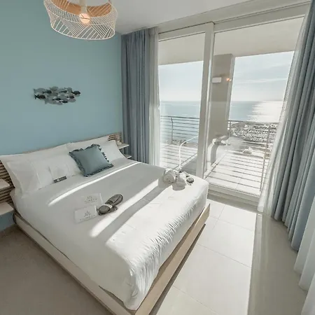 Lilibeth Luxury - Marina D'arechi 4*