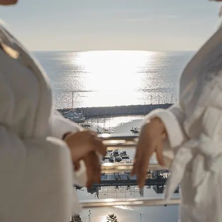 Lilibeth Luxury - Marina D'arechi 4*
