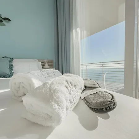 Lilibeth Luxury - Marina D'arechi 4*