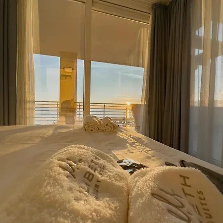 Lilibeth Luxury - Marina D'arechi 4*